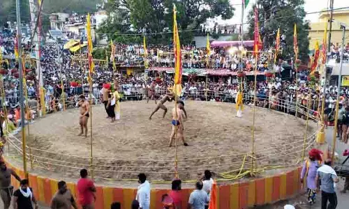 Kyalu Baba कुश्ती प्रतियोगिता में 1.2K ने शीर्ष सम्मान के लिए प्रतिस्पर्धा की Kyalu Baba कुश्ती प्रतियोगिता में 1.2K ने शीर्ष सम्मान के लिए प्रतिस्पर्धा की