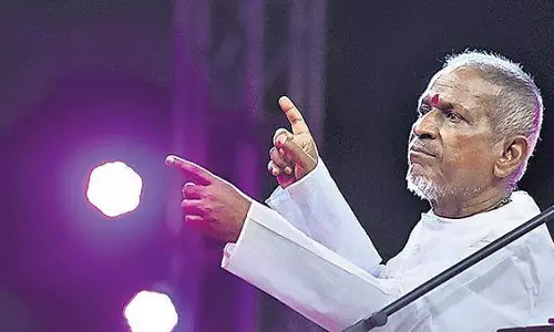 Coimbatore में इलैयाराजा को व्यावसायिक उत्कृष्टता पुरस्कार से सम्मानित किया गया Coimbatore में इलैयाराजा को व्यावसायिक उत्कृष्टता पुरस्कार से सम्मानित किया गया
