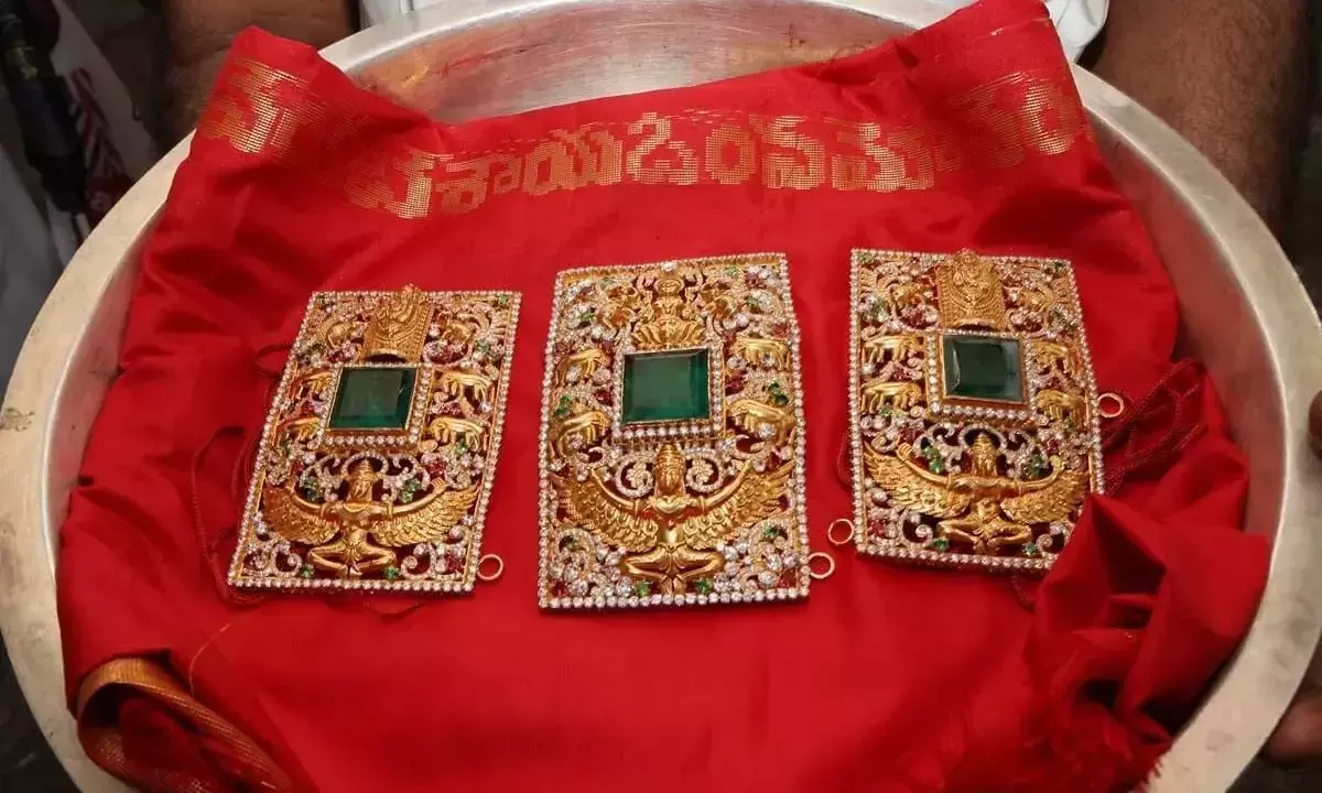 Andhra: गोविंदराज स्वामी को 34.46 लाख रुपये के आभूषण भेंट किए गए