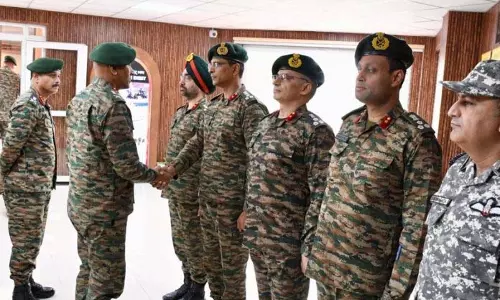 Jammu: सेना कमांडर ने परिचालन तैयारियों की समीक्षा की
