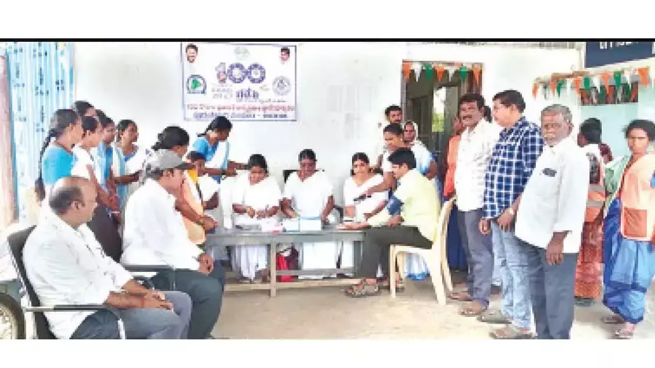 Telangana: नगर निगम कार्यालय में स्वास्थ्य जांच शिविर का आयोजन