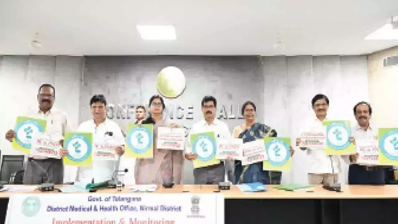 Telangana: अधिकारियों को अधिक शुल्क लेने वाले अस्पतालों पर नजर रखने का आदेश दिया गया Telangana: अधिकारियों को अधिक शुल्क लेने वाले अस्पतालों पर नजर रखने का आदेश दिया गया