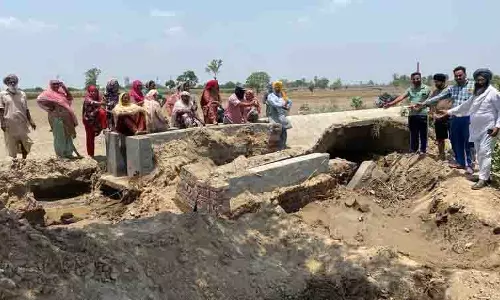 Amritsar: पुनर्निर्मित नहर में दरारें किसानों के लिए चिंता का विषय Amritsar: पुनर्निर्मित नहर में दरारें किसानों के लिए चिंता का विषय