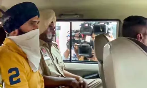 Punjab: यूट्यूबर Jasbir Singh को जासूसी के आरोप में पुलिस हिरासत में भेजा गया Punjab: यूट्यूबर Jasbir Singh को जासूसी के आरोप में पुलिस हिरासत में भेजा गया