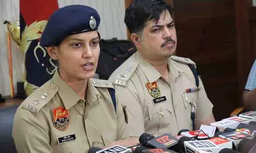 पिंजौर के पास Amravati एन्क्लेव में मॉल में ट्रांसपोर्टर की गोली मारकर हत्या, चचेरा भाई घायल पिंजौर के पास Amravati एन्क्लेव में मॉल में ट्रांसपोर्टर की गोली मारकर हत्या, चचेरा भाई घायल