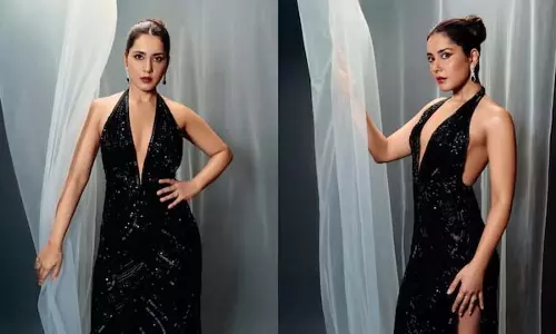 Black Outfit : छाईं राशि खन्ना, फैंस बोले – हॉटनेस ओवरलोड Black Outfit : छाईं राशि खन्ना, फैंस बोले – हॉटनेस ओवरलोड
