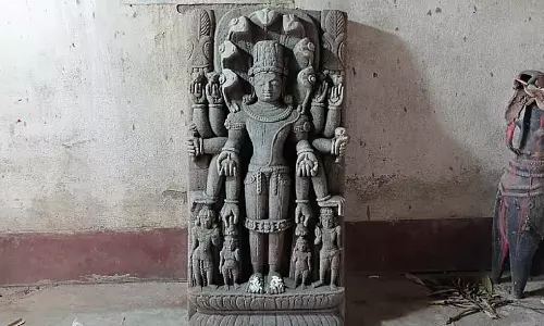 West Bengal:बांकुरा में प्राचीन विष्णु प्रतिमा ने मचाई हलचल West Bengal:बांकुरा में प्राचीन विष्णु प्रतिमा ने मचाई हलचल