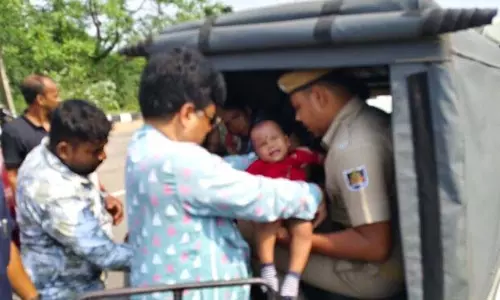Odisha: मंत्री ने कटक के निकट दुर्घटना पीड़ितों की मदद की