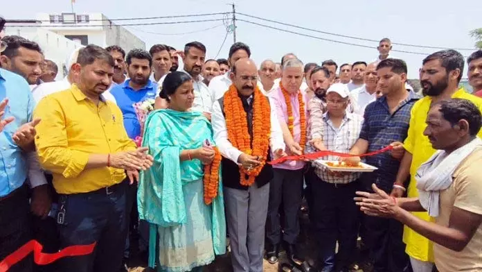MLA ने परगवाल में पशु चिकित्सालय का रखा शिलान्यास MLA ने परगवाल में पशु चिकित्सालय का रखा शिलान्यास