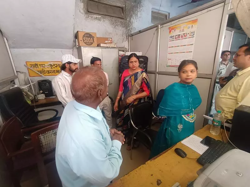यमुनानगर मेयर ने एमसी कार्यालय का किया औचक निरीक्षण यमुनानगर मेयर ने एमसी कार्यालय का किया औचक निरीक्षण