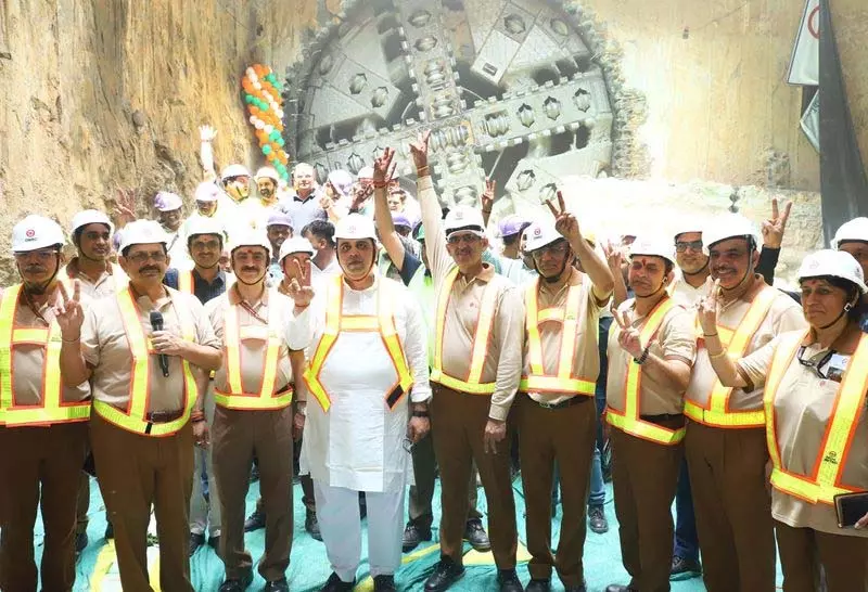 DMRC को गोल्डन लाइन पर सुरंग निर्माण में बड़ी सफलता मिली DMRC को गोल्डन लाइन पर सुरंग निर्माण में बड़ी सफलता मिली