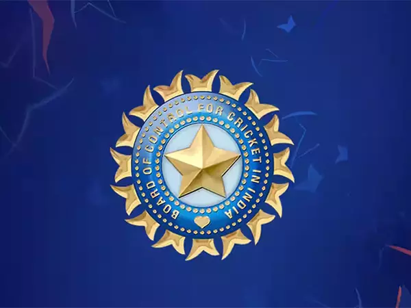 भारत ए के 348 रनों के जवाब में England Lions ने दूसरे दिन स्टंप्स तक 192/3 का स्कोर बनाया भारत ए के 348 रनों के जवाब में England Lions ने दूसरे दिन स्टंप्स तक 192/3 का स्कोर बनाया