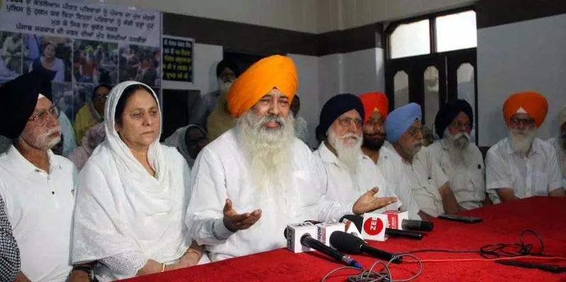 Ludhiana: 1984 दंगा पीड़ितों के परिजनों ने सरकार पर लगाया उदासीनता का आरोप Ludhiana: 1984 दंगा पीड़ितों के परिजनों ने सरकार पर लगाया उदासीनता का आरोप