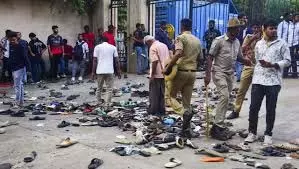 बेंगलुरु भगदड़ पर कर्नाटक हाईकोर्ट के 9 सवाल: RCB जश्न का फैसला किसने लिया? बेंगलुरु भगदड़ पर कर्नाटक हाईकोर्ट के 9 सवाल: RCB जश्न का फैसला किसने लिया?