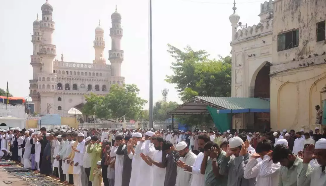 Telangana: बकरीद का त्यौहार भक्ति और दावतों के साथ मनाया गया Telangana: बकरीद का त्यौहार भक्ति और दावतों के साथ मनाया गया