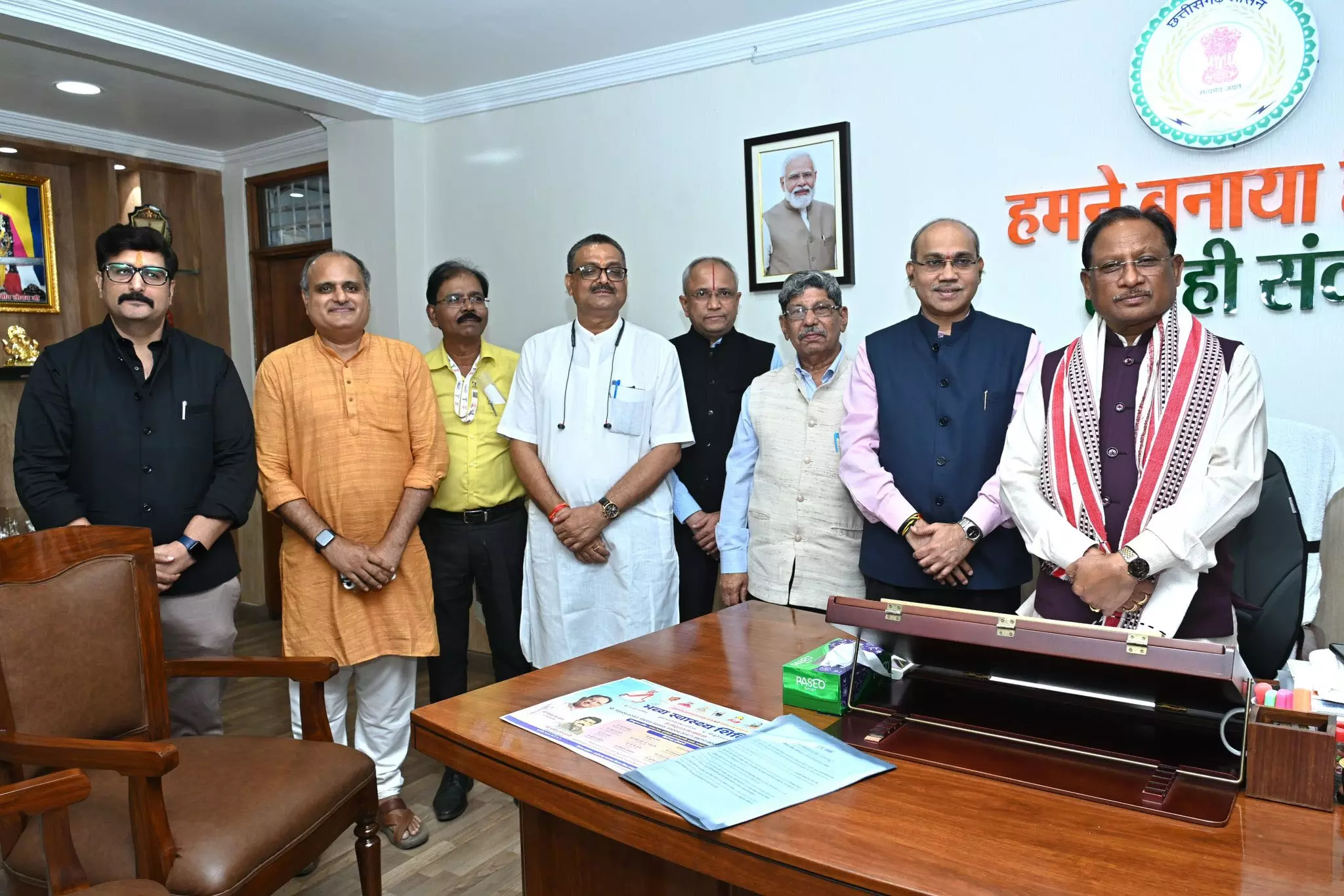 CM साय से मिले साहित्य अकादमी दिल्ली के अध्यक्ष माधव कौशिक CM साय से मिले साहित्य अकादमी दिल्ली के अध्यक्ष माधव कौशिक