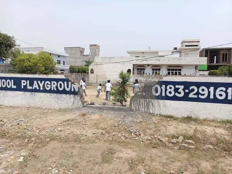 स्कूल जमीन हड़पने की कोशिश: कनाडा स्थित NRI ने पुलिस की निष्क्रियता पर निराशा व्यक्त की स्कूल जमीन हड़पने की कोशिश: कनाडा स्थित NRI ने पुलिस की निष्क्रियता पर निराशा व्यक्त की