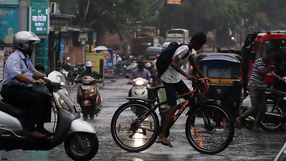 MP : 10 जून के बाद मानसून आने तक राज्य में मौसम का मिजाज बेकाबू! MP : 10 जून के बाद मानसून आने तक राज्य में मौसम का मिजाज बेकाबू!