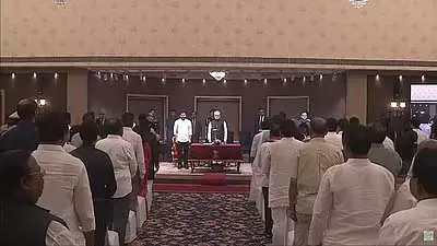 तीन कांग्रेस विधायक 8 जून को तेलंगाना मंत्रिमंडल में शामिल होंगे तीन कांग्रेस विधायक 8 जून को तेलंगाना मंत्रिमंडल में शामिल होंगे