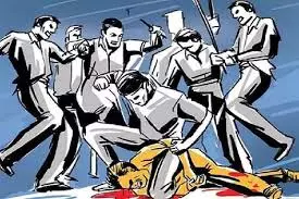 Mainpuri: महंत की अंत्येष्टि पर हुआ खूनी संघर्ष Mainpuri: महंत की अंत्येष्टि पर हुआ खूनी संघर्ष