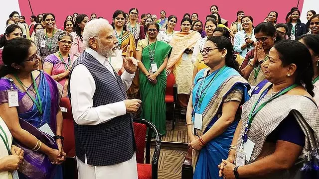 PM Modi के रूप में एक साल मोदी को महिलाओं के लिए अपनी सरकार पर गर्व PM Modi के रूप में एक साल मोदी को महिलाओं के लिए अपनी सरकार पर गर्व