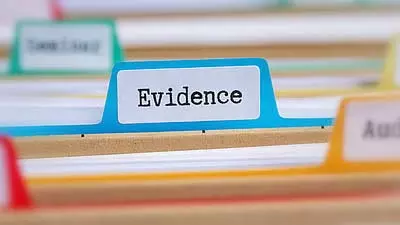 केरल का व्यापारी ईडी अधिकारी के खिलाफ रिश्वत मामले में सबूत देने में विफल रहा केरल का व्यापारी ईडी अधिकारी के खिलाफ रिश्वत मामले में सबूत देने में विफल रहा