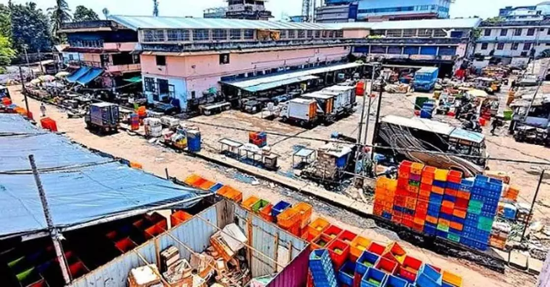 जीर्ण-शीर्ण Kozhikode सेंट्रल मार्केट की जगह आधुनिक मॉल का काम इसी महीने शुरू जीर्ण-शीर्ण Kozhikode सेंट्रल मार्केट की जगह आधुनिक मॉल का काम इसी महीने शुरू