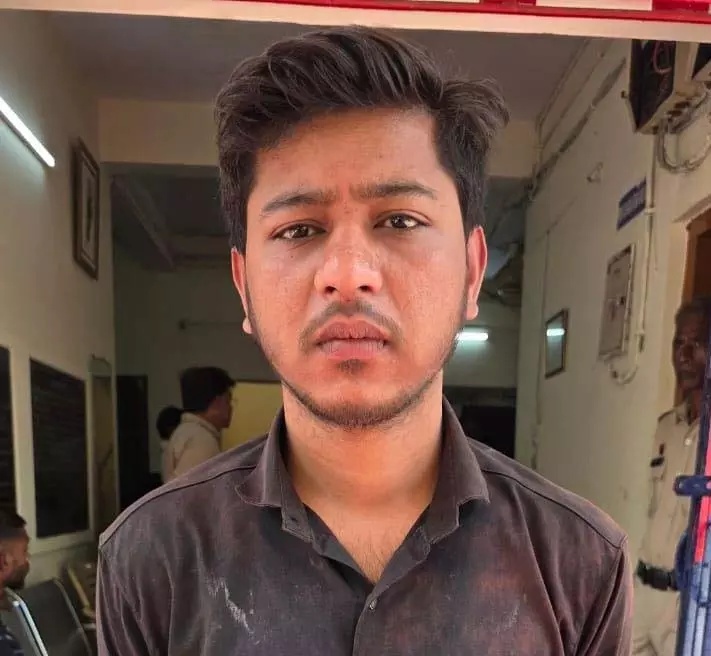 ठेला और गाड़ी को एक्सीडेंट करने वाला कार चालक गिरफ्तार, धमतरी पुलिस ने लिया एक्शन ठेला और गाड़ी को एक्सीडेंट करने वाला कार चालक गिरफ्तार, धमतरी पुलिस ने लिया एक्शन