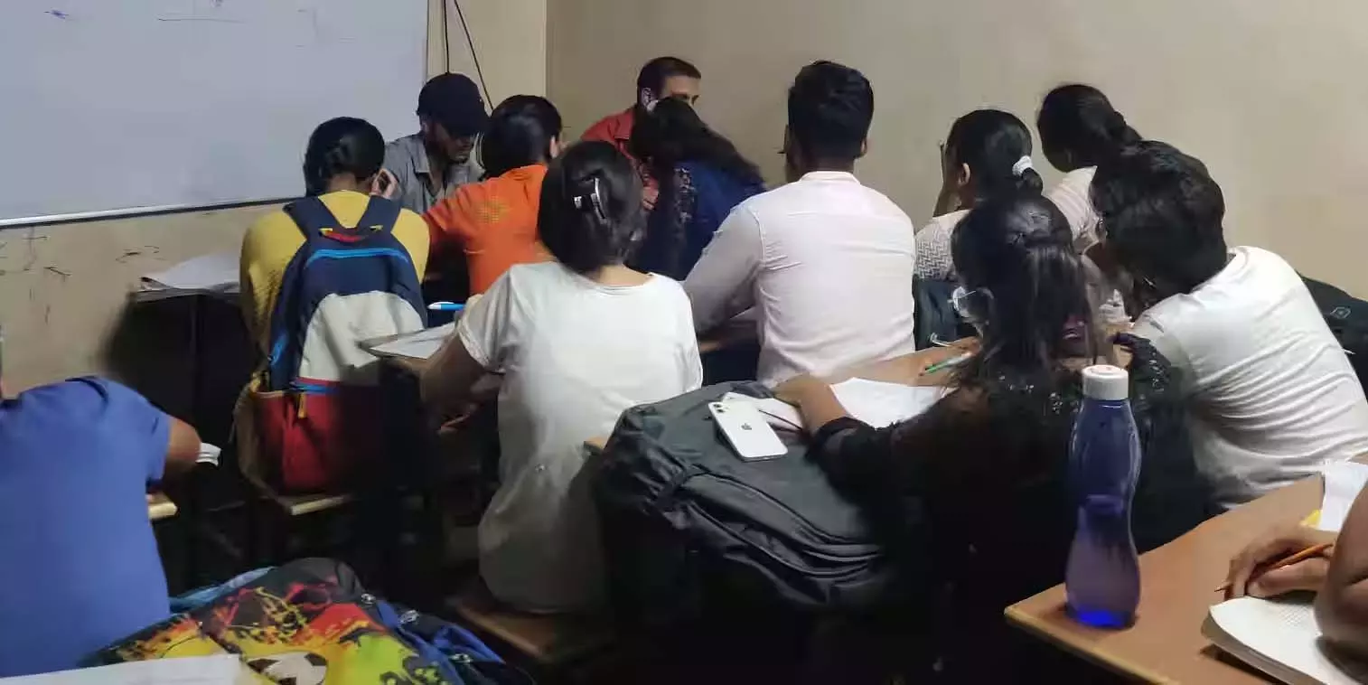 कांकेर : पुना पर्रियान और मावा मोदोल कोचिंग सेंटर का सीईओ ने किया औचक निरीक्षण कांकेर : पुना पर्रियान और मावा मोदोल कोचिंग सेंटर का सीईओ ने किया औचक निरीक्षण