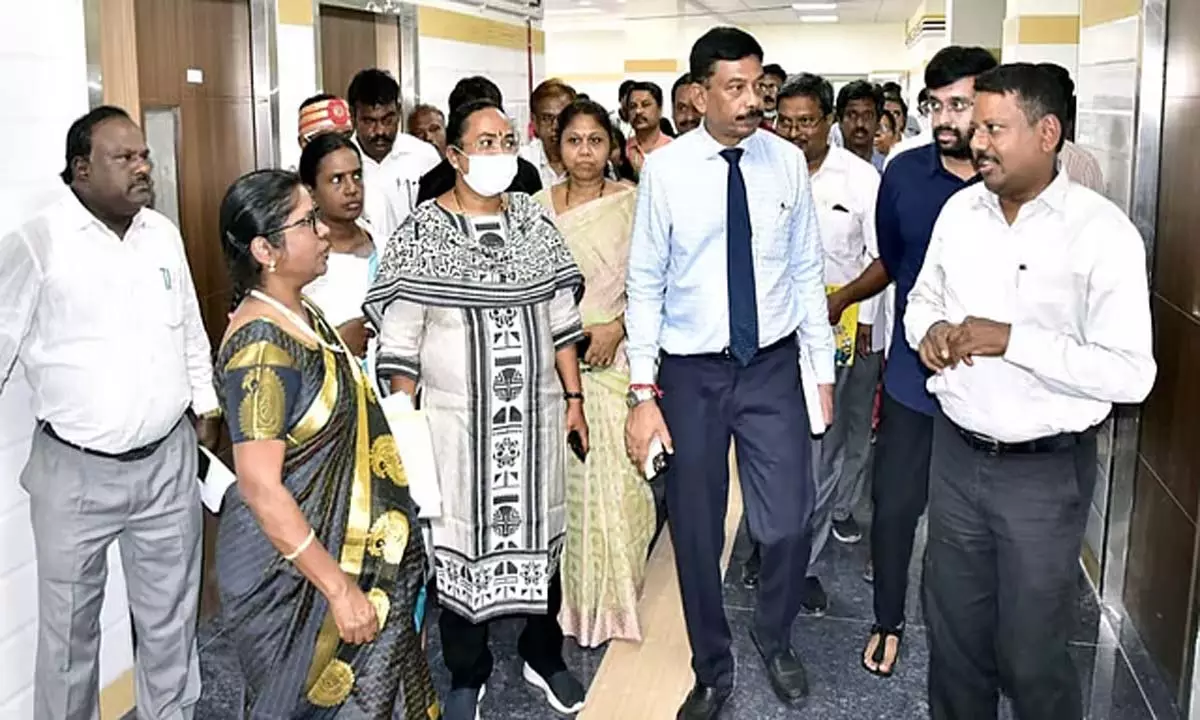 स्वास्थ्य सचिव ने अधिकारियों को पेंटलैंड सरकारी अस्पताल के निर्माण की निगरानी करने का दिया निर्देश स्वास्थ्य सचिव ने अधिकारियों को पेंटलैंड सरकारी अस्पताल के निर्माण की निगरानी करने का दिया निर्देश