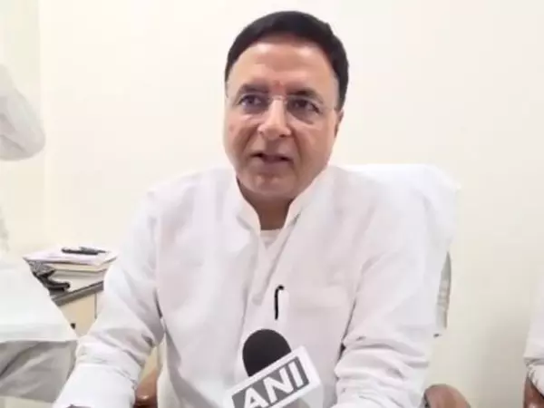 RSS अंग्रेजों से मिला था, गोडसे की करता है पूजा: सुरजेवाला RSS अंग्रेजों से मिला था, गोडसे की करता है पूजा: सुरजेवाला