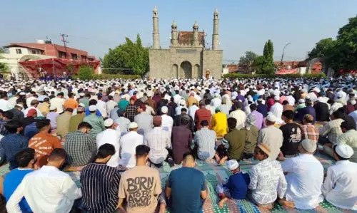 Jammu में विशेष प्रार्थना और कुर्बानी के बीच ईद-उल-अजहा मनाई गई