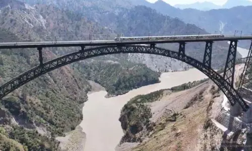 Chenab पुल: चुनौतियों पर विजय पाने के भारत के संकल्प का प्रतीक