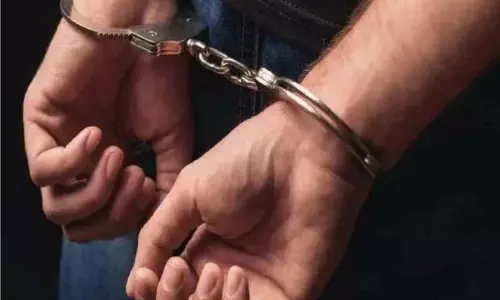 Assam में ‘राष्ट्र-विरोधियों’ के खिलाफ कार्रवाई में 2 और लोग गिरफ्तार Assam में ‘राष्ट्र-विरोधियों’ के खिलाफ कार्रवाई में 2 और लोग गिरफ्तार