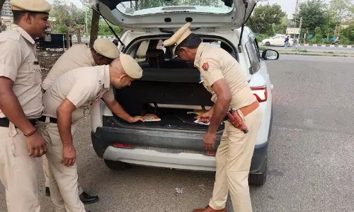 पुलिस को Panchkula के नाकों पर उच्च स्तर की सतर्कता बनाए रखने के निर्देश पुलिस को Panchkula के नाकों पर उच्च स्तर की सतर्कता बनाए रखने के निर्देश
