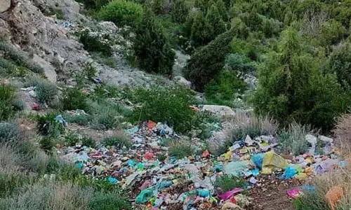 Lahaul के पर्यटक स्थलों पर कूड़े से पारिस्थितिकी तंत्र को खतरा