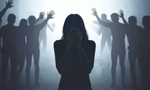 नाबालिग बहनों से सामूहिक बलात्कार,  चार गिरफ्तार