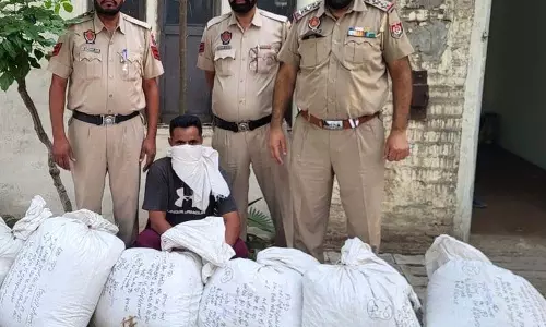 Ludhiana: भारी मात्रा में अफीम की भूसी, अवैध शराब, हेरोइन जब्त, चार गिरफ्तार