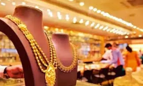 चांदी ₹1.04 लाख प्रति किलो के रिकॉर्ड पर, सोना ₹430 चढ़ा