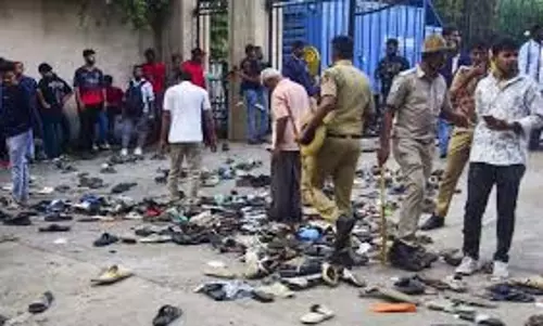 बेंगलुरु भगदड़ पर कर्नाटक हाईकोर्ट के 9 सवाल: RCB जश्न का फैसला किसने लिया? बेंगलुरु भगदड़ पर कर्नाटक हाईकोर्ट के 9 सवाल: RCB जश्न का फैसला किसने लिया?