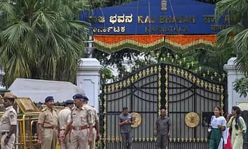पूर्व MLC रमेश बाबू के खिलाफ राजभवन में शिकायत