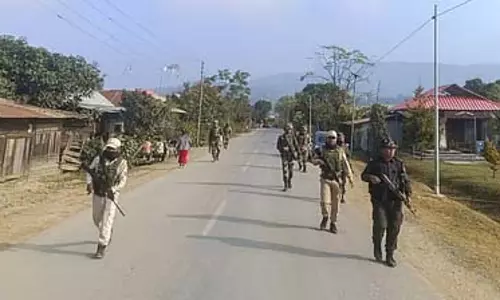 Manipur : मैतेई नेता की गिरफ्तारी के बाद कई इलाकों में निषेधाज्ञा लागू, इंटरनेट सेवा निलंबित Manipur : मैतेई नेता की गिरफ्तारी के बाद कई इलाकों में निषेधाज्ञा लागू, इंटरनेट सेवा निलंबित