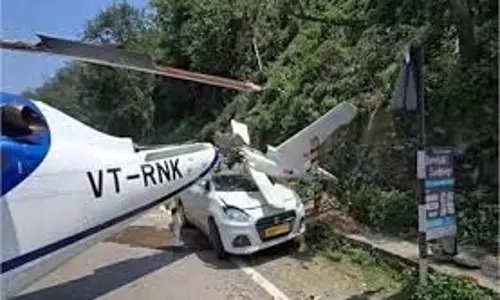 Uttarakhand: हेलीकॉप्टर की सड़क पर आपात लैंडिंग