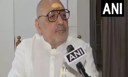 केंद्रीय मंत्री गिरिराज सिंह ने Rahul Gandhi पर निशाना साधा केंद्रीय मंत्री गिरिराज सिंह ने Rahul Gandhi पर निशाना साधा