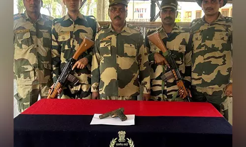 अमृतसर सीमा के पास BSF ने पिस्तौल जब्त की अमृतसर सीमा के पास BSF ने पिस्तौल जब्त की
