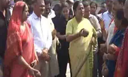 दिल्ली की CM रेखा गुप्ता ने हैदरपुर में जन सेवा शिविर के निर्माण कार्य का किया उद्घाटन दिल्ली की CM रेखा गुप्ता ने हैदरपुर में जन सेवा शिविर के निर्माण कार्य का किया उद्घाटन