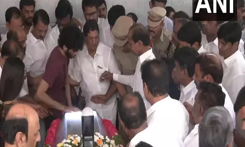 तेलंगाना पूर्व मुख्यमंत्री और अन्य ने BRS विधायक मगंती गोपीनाथ को श्रद्धांजलि दी