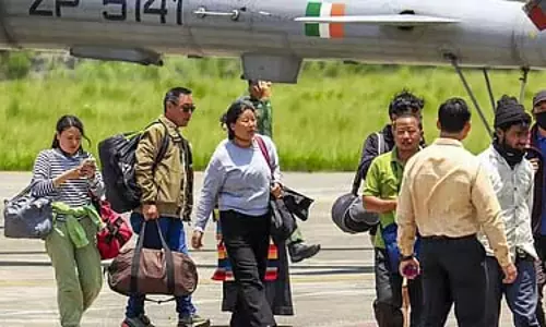 उत्तरी सिक्किम में भूस्खलन प्रभावित चटेन से 28 फंसे लोगों को हवाई मार्ग से निकाला गया