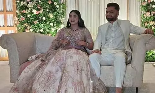 क्रिकेटर रिंकू सिंह ने UP में सपा सांसद प्रिया सरोज से सगाई कर ली