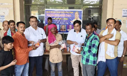 सिंधी काउंसिल ने निशुल्क स्वास्थ्य सामग्री का किया वितरण